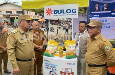 PJ Bupati Sanggau Dampingi PJ Gubernur Kalbar Tinjau Harga Bahan Pangan