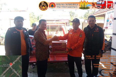 <strong>BPBD Kayong Utara Salurkan Bantuan Logistik untuk Korban Banjir di Desa Sui Mata Mata</strong>