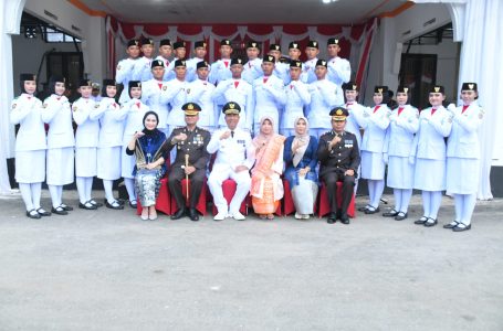 Pj Bupati KKU Pimpin Upacara Penurunan Bendera Merah Putih