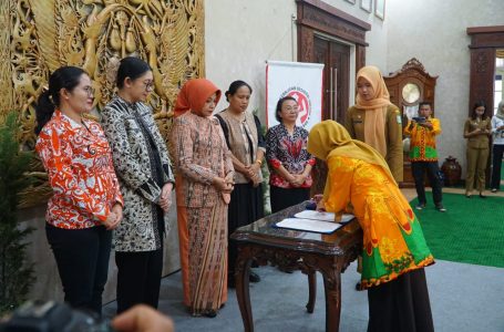Hadiri Rakerda 2024, Dekranasda Kayong Utara Tampilkan Produk Unggulan