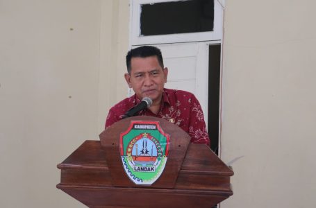 Pj. Bupati Landak Buka Sosialisasi dan Pembentukan Desa dan Sekolah Berkarakter Pancasila di Wilayah Kecamatan Jelimpo